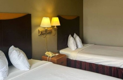 Williamstown Hotel | Budget-Friendly Motel 6 in Williamstown, WV with Breakfast