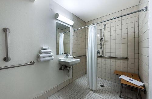 Winnemucca Hotel | Budget-Friendly Motel 6 in Winnemucca, NV with Pool