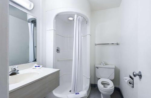 Winnemucca Hotel | Budget-Friendly Motel 6 in Winnemucca, NV with Pool