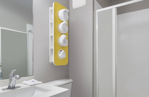 Woodland Hotel | Budget-Friendly Motel 6 Woodland near Sacramento Airport
