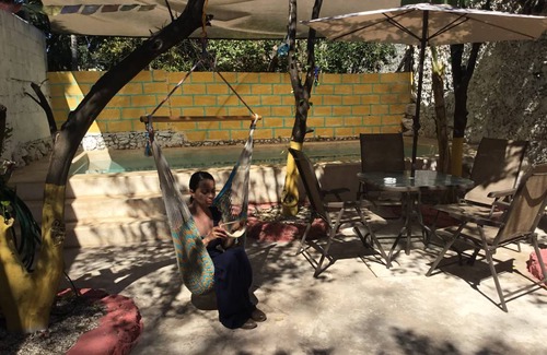 Centro House | Budget-Friendly Motel with Pool & Kitchen - Rated 10/10