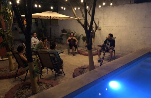 Centro House | Budget-Friendly Motel with Pool & Kitchen - Rated 10/10