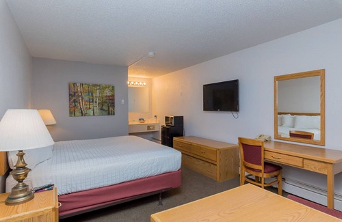 Rock Springs Hotel | Budget-Friendly Motel 8 Rock Springs with Family Amenities