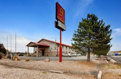 Fort Collins Hotel | Budget-Friendly Stay at 9 Motel with Great Guest Ratings