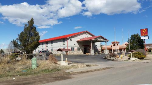 Fort Collins Hotel | Budget-Friendly Stay at 9 Motel with Great Guest Ratings
