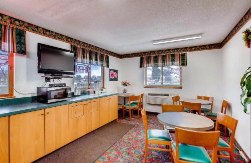 Fort Collins Hotel | Budget-Friendly Stay at 9 Motel with Great Guest Ratings