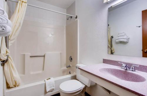 Fort Collins Hotel | Budget-Friendly Stay at 9 Motel with Great Guest Ratings
