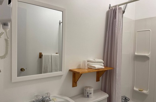 Becancour Regional County Municipality Hotel | Budget-Friendly Motel Becancour with Breakfast & Kitchen