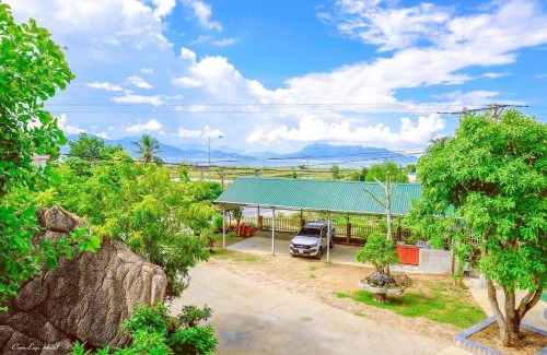 Binh Lap Hotel | Budget-Friendly Motel Cam Lập: Family & Pet Friendly Stay