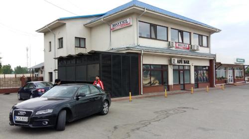 Tandarei Hotel | Convenient Stay at Motel Cargo with Breakfast & Kitchen