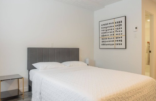 Brossard Hotel | Cozy Motel Champlain with Spa & Kitchen Amenities