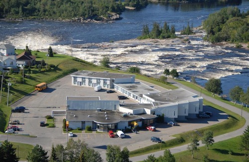 Dolbeau-Mistassini Hotel | Pet-Friendly Motel Chute des Pères with Breakfast & More