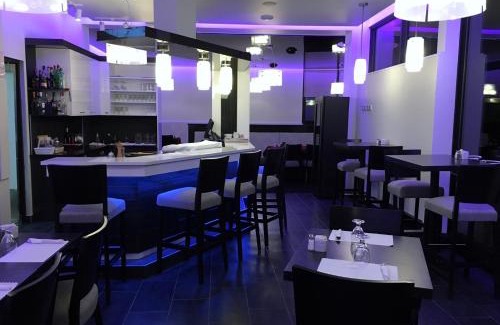Dolbeau-Mistassini Hotel | Pet-Friendly Motel Chute des Pères with Breakfast & More