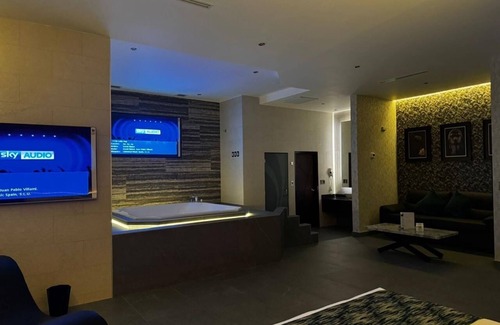 Mexicali Hotel | Relax at Motel Cies: Guest Rated 10/10 with Spa & Dining