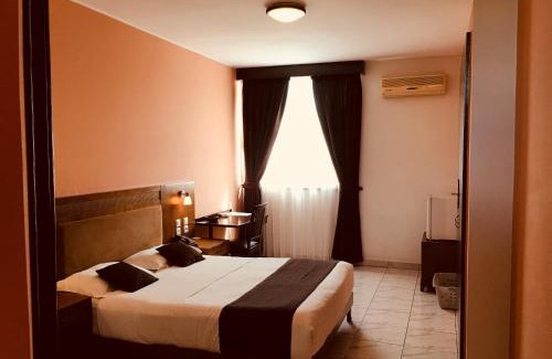 Antananarivo Avaradrano Hotel | Cozy Motel d'Antananarivo: Pet-Friendly with Pool & Breakfast