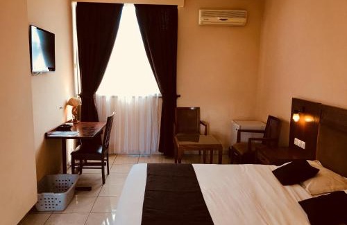 Antananarivo Avaradrano Hotel | Cozy Motel d'Antananarivo: Pet-Friendly with Pool & Breakfast