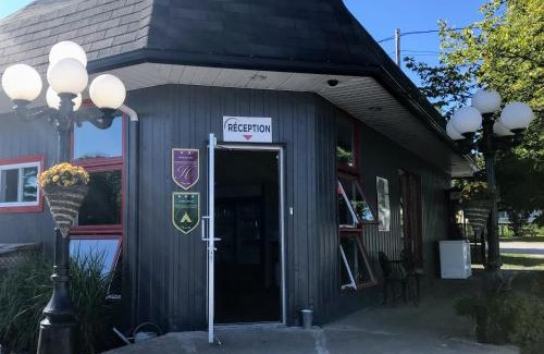 Le Bic Hotel | Inviting Motel de L'Anse et Camping Rimouski with Ocean View