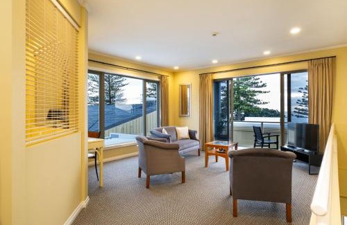 Napier Hotel | Oceanfront Motel de la Mer: Guest Rated 9.5/10 Comfort