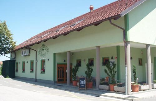 Spodnje Hoce Bed & Breakfast | Discover Motel Divjak: Top-Rated Stay with Family Amenities