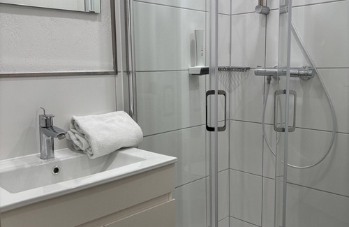Heimsheim Hotel | Relax at Motel Drei König: Family-Friendly & Accessible Stay