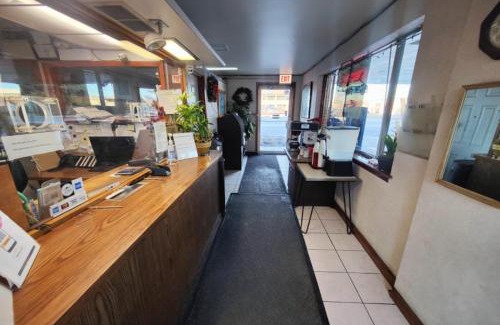 Wildwood Hotel | Family-Friendly Stay at Edgebrook Motel - Great Location!