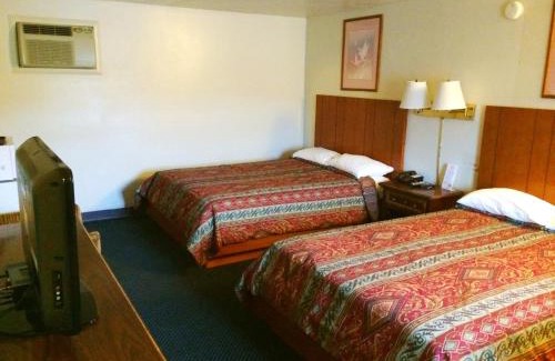Edgewood Hotel | Budget-Friendly Motel Edgewood with Family Amenities