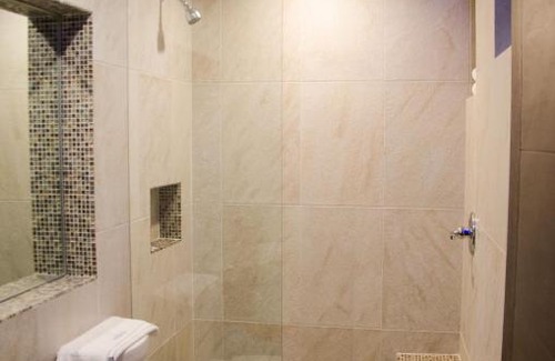 Tijuana Hotel | Cozy Motel Encuentro with Complimentary Breakfast & High Ratings