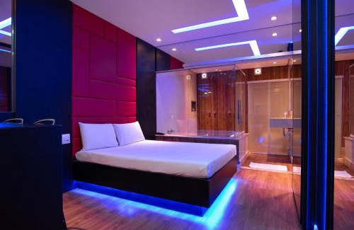 Santa Amelia Hotel | Budget-Friendly Stay at Motel Fantasy with Restaurant & Breakfast