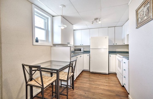 Salaberry De Valleyfield Hotel | Comfort and Convenience at Motel Grande ile with Breakfast
