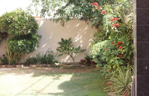 D.H.A. House | Budget-Friendly Motel Inn with Family Amenities & Kitchen