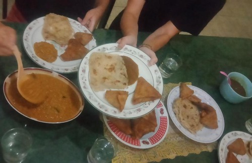 Balangoda Cabin | Cozy Motel J: Pet-Friendly Stays with Breakfast Included