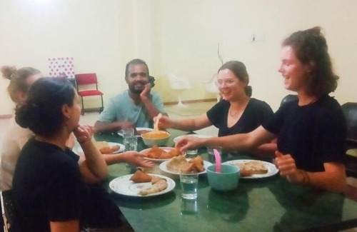 Balangoda Cabin | Cozy Motel J: Pet-Friendly Stays with Breakfast Included