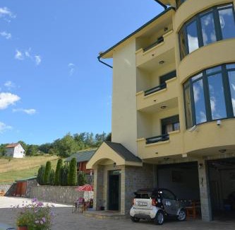 Mojkovac Hotel | Oceanfront Motel Krstac with Breakfast & Stunning Views