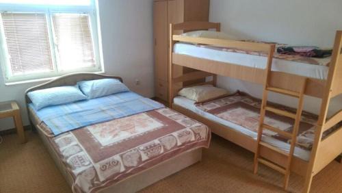 Mali Radic Hotel | Discover Motel "KULA": Beachfront Bliss with Ocean Views