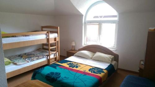 Mali Radic Hotel | Discover Motel "KULA": Beachfront Bliss with Ocean Views