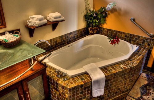 Saint-Sauveur Hotel | Discover Motel Le JoliBourg: Family-Friendly with Pool