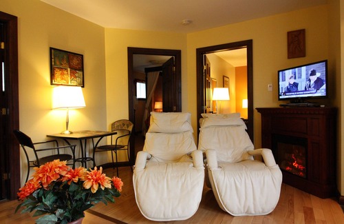 Saint-Sauveur Hotel | Discover Motel Le JoliBourg: Family-Friendly with Pool