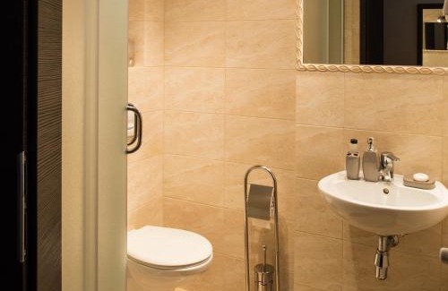 gmina Zalesie Hotel | Comfortable Stay at Motel LESTA with Breakfast & Pet-Friendly
