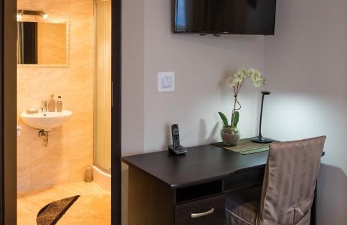 gmina Zalesie Hotel | Comfortable Stay at Motel LESTA with Breakfast & Pet-Friendly
