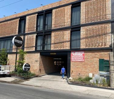 Toluquilla Hotel | Budget-Friendly Motel London with Delightful Dining Options