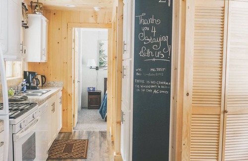 Long Lake Hotel | Discover Motel Long Lake and Cottages with Ocean Views