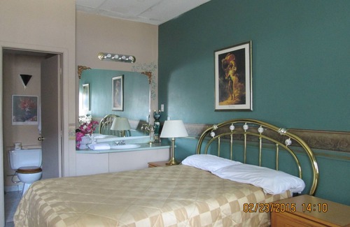 Duberger-Les Saules Hotel | Cozy Stay at Motel Lustre d'Or with Kitchen & Breakfast