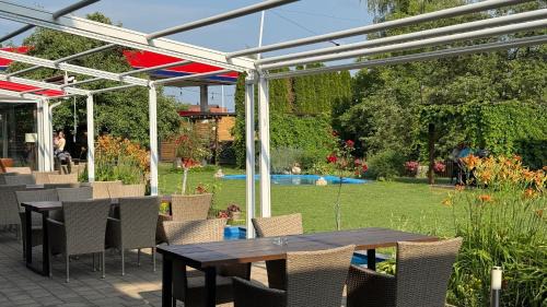 Vlasenica Hotel | Budget-Friendly Stay at Motel M with Family Amenities