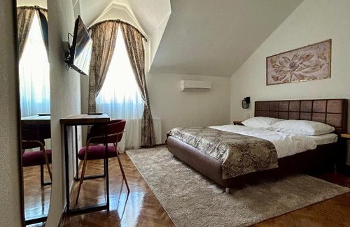 Bosnia Hotel | Discover Motel Marić: Family-Friendly Retreat with Dining