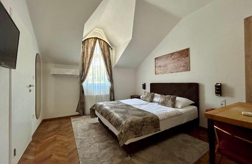 Bosnia Hotel | Discover Motel Marić: Family-Friendly Retreat with Dining