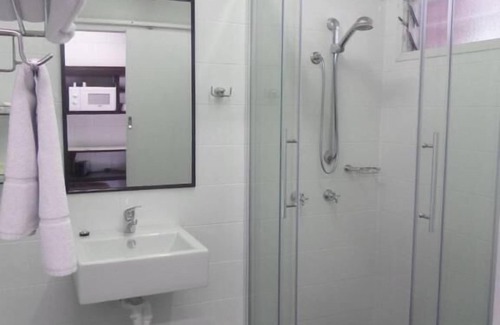 Kingaroy Hotel | Family-Friendly Motel Oasis with Pool and Dining Options