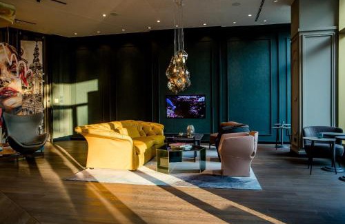 Graz City Centre Hotel | Discover Motel One Graz: Pet-Friendly & Highly Rated Stay
