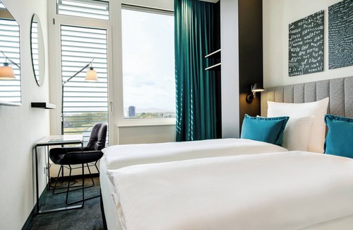 Karlsruhe City Centre Hotel | Discover Motel One Karlsruhe: Top-Rated Comfort & Breakfast