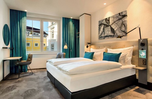 Altstadtviertel Hotel | Discover Motel One Linz - Hauptplatz: 9.4/10 Guest Rated