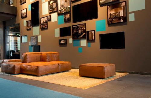 Obergiesing Hotel | Discover Motel One München-Campus: Pet-Friendly Comfort